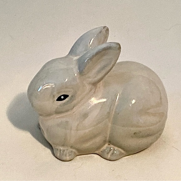 Vintage ceramic little fat Bunny Figurine - Picture 1 of 6
